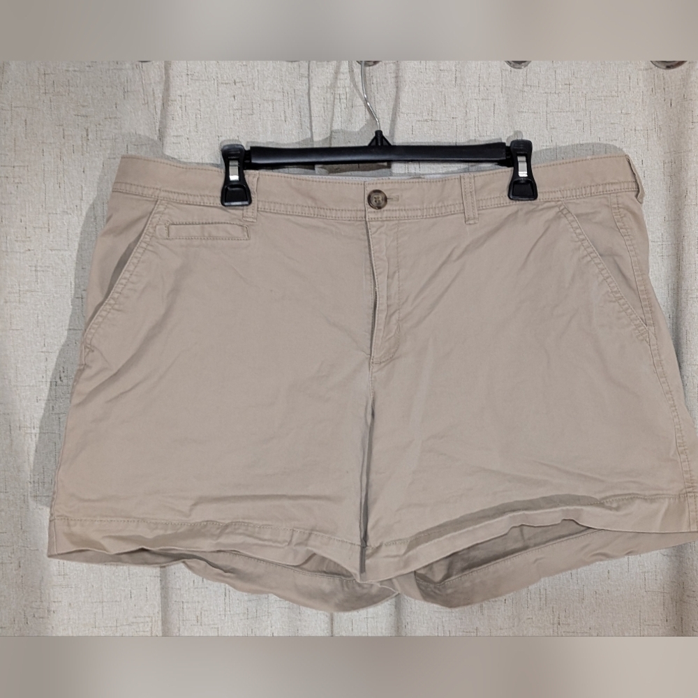 Old Navy Women's Tan Cargo Shorts